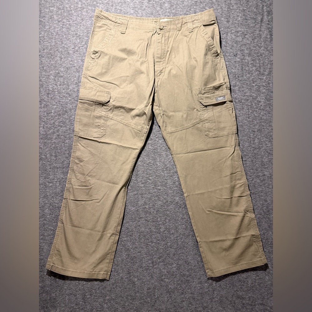 Wrangler Cargo Khaki Pants Mens 38x30 brown flex Relaxed Fit comfort Five Star